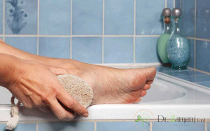 چگونه می توان میخچه ی پا را درمان کرد؟