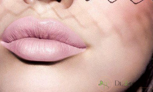 چه لب‌هایی در بین افرد زیبا و جذاب هستند؟