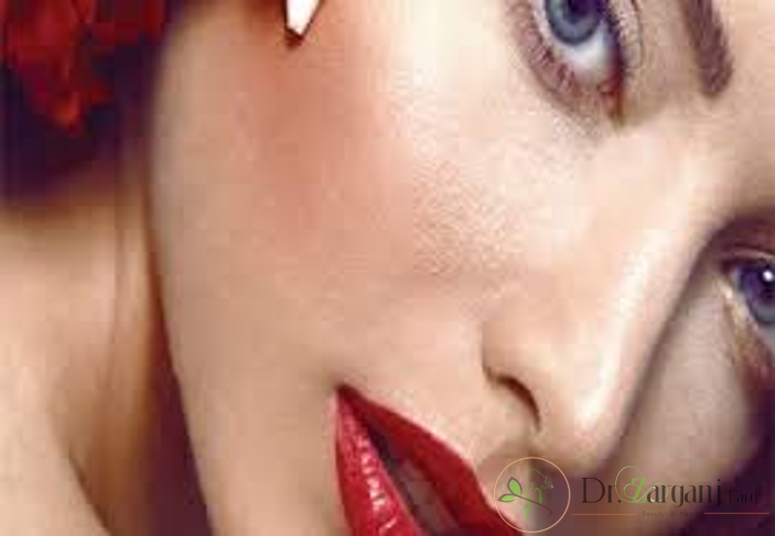 در چه صورت بعد از جراحی لابیاپلاستی باید با پزشک تماس بگیریم؟