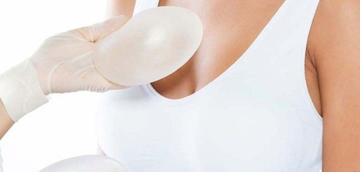 مزایای روش تزریق چربی به سینه در مقایسه با روش پروتز سینه چیست؟