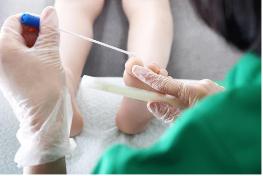 انجام تست پاپ اسمیر باید به همراه تست ویروس پاپیلومای انسانی یا ( HPV ) برای بانوان انجام بگیرد