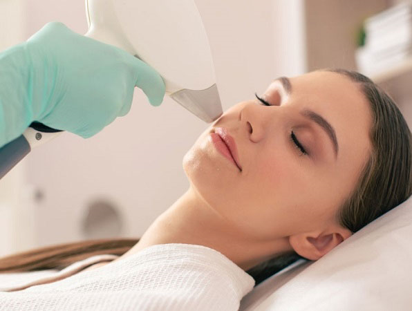 برای جلوگیری از عوارض احتمالی لیزر موهای زائد بهترین بازه زمانی هر جلسه به چه صورت است؟