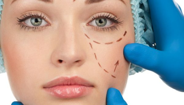 بهترین دکتر برای تزریق چربی زیر چشم