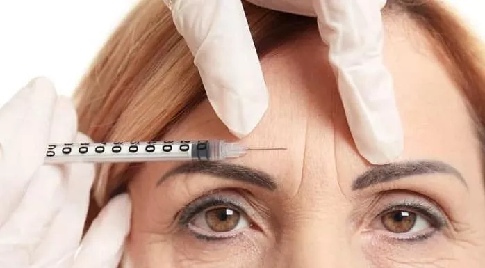 افرادی که کاندیدای تزریق ژل خط اخم نیستند