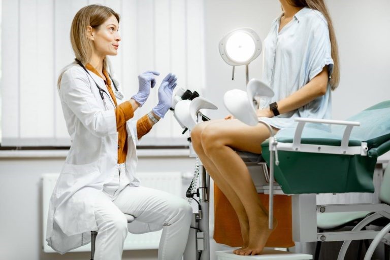 آیا میدانید ارتباط تخمدان پلی کیستیک و ناباروری چیست؟
